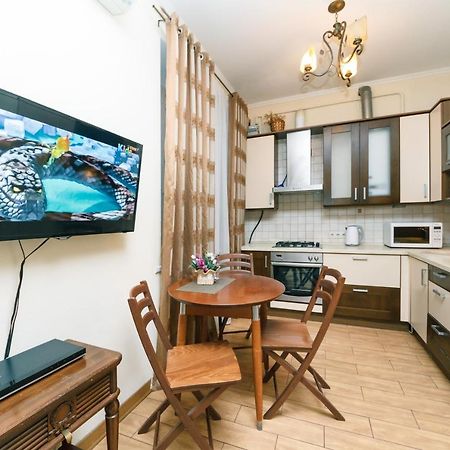 Квартира В Тихом Месте Шумного Мегаполиса Kiev Eksteriør billede